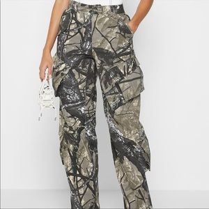 HIGH WAISTED CAMO CARGO PANTS